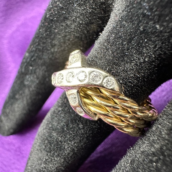 14k Yellow and White gold ring with diamonds. - Picture 3 of 7